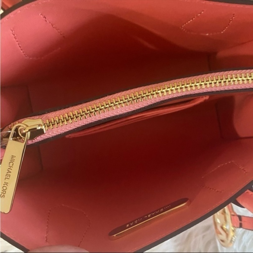 New Michael Kors Mercer medium messenger Bag - Picture 8 of 15